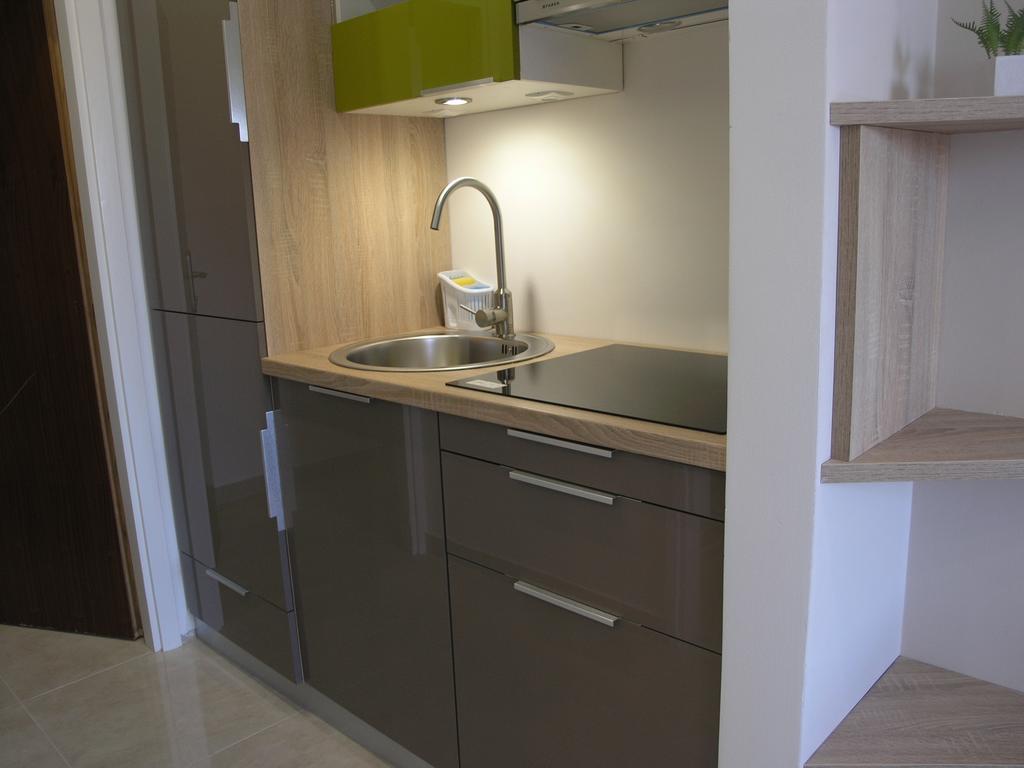 Apartments Dobrila Podgora Exterior photo