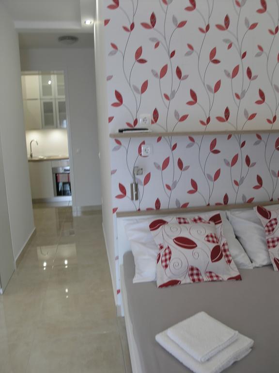 Apartments Dobrila Podgora Exterior photo