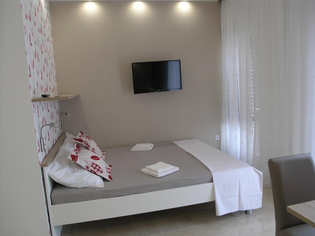 Apartments Dobrila Podgora Exterior photo