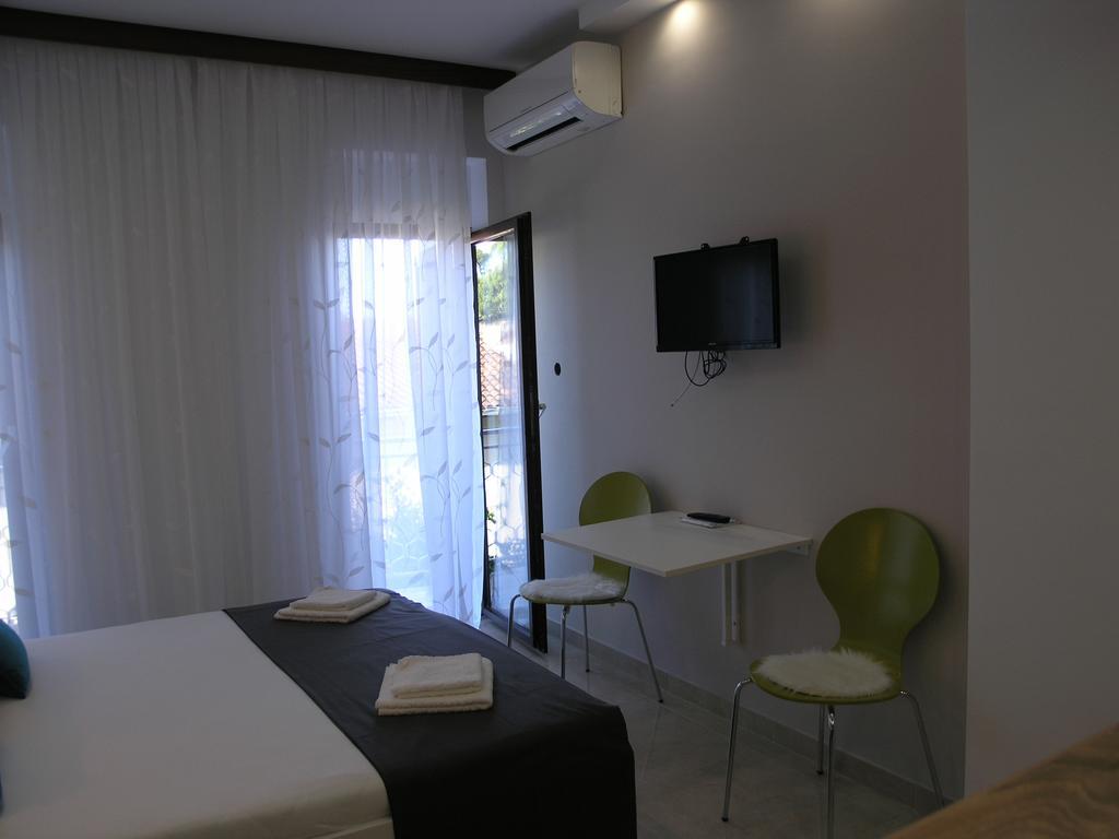 Apartments Dobrila Podgora Exterior photo