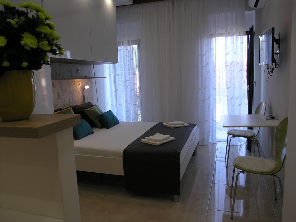 Apartments Dobrila Podgora Exterior photo