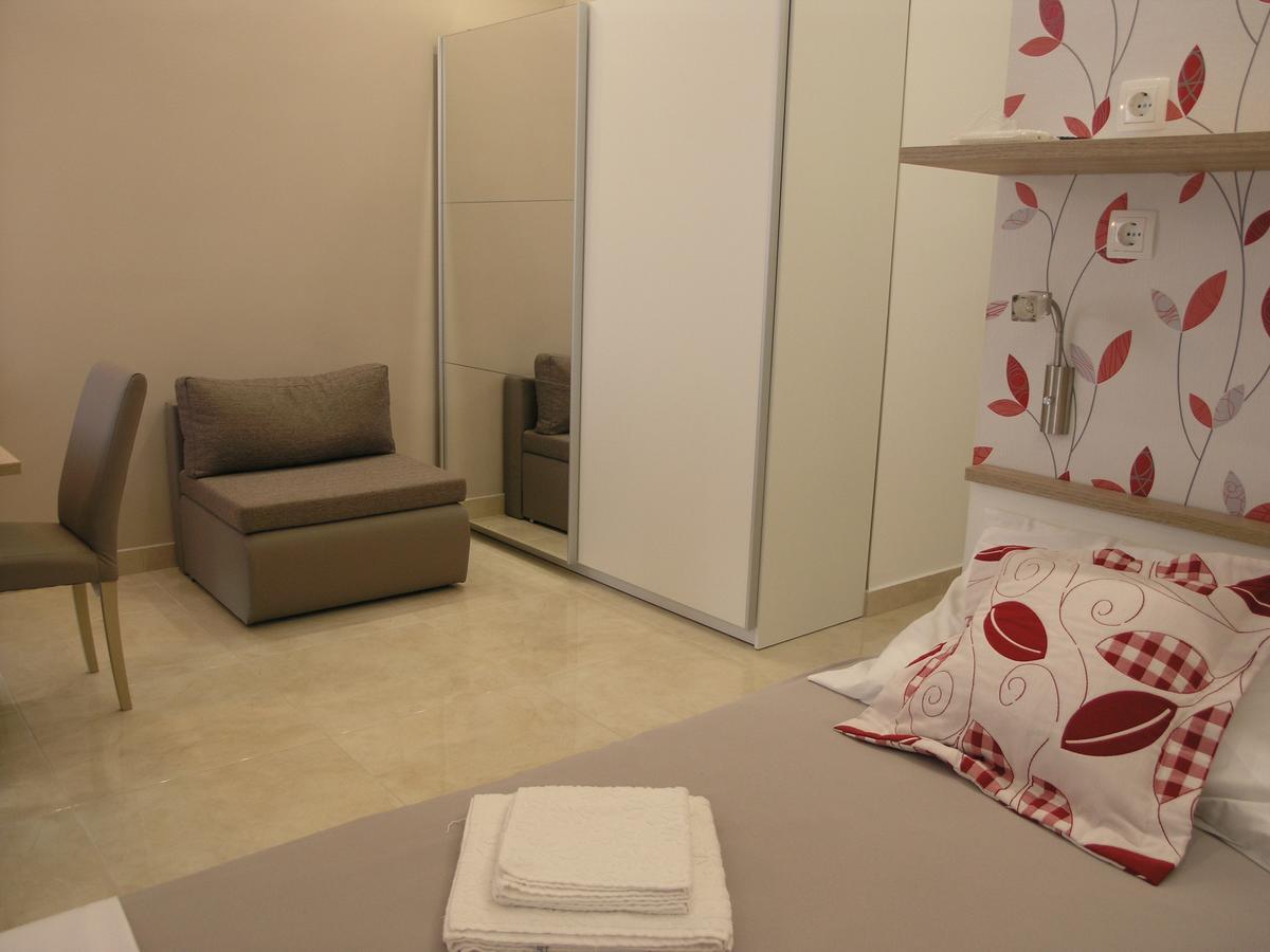 Apartments Dobrila Podgora Exterior photo